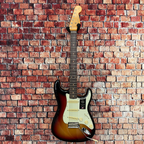 Fender American Vintage II 1961 Strat w/ Case - Sunburst (Serial: V2327434)