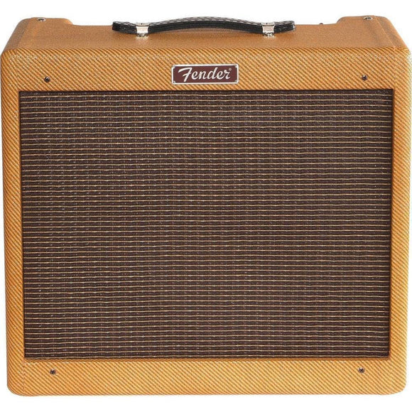 The Fender Blues Junior is one of the most popular amps in Fender's Hot Rod lineup thanks to its crystal clear cleans, small footprint and ability to take pedals extremely well. This tweed version is no different in its ability but a new vintage look and a beautiful Jensen speaker bring new life to this modern classic.