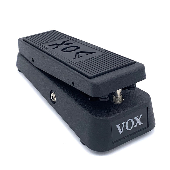 Based on the specifications of the original pedal developed by VOX in the ’60s, the VOX V845 Wah-Wah offers guitarists the same legendary Wah-Wah tone in a new sturdy but very affordable design.